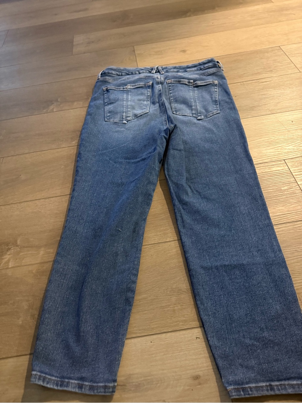 Good American Good Waist Classic Blue Straight-Leg Jeans - Picture 3 of 3
